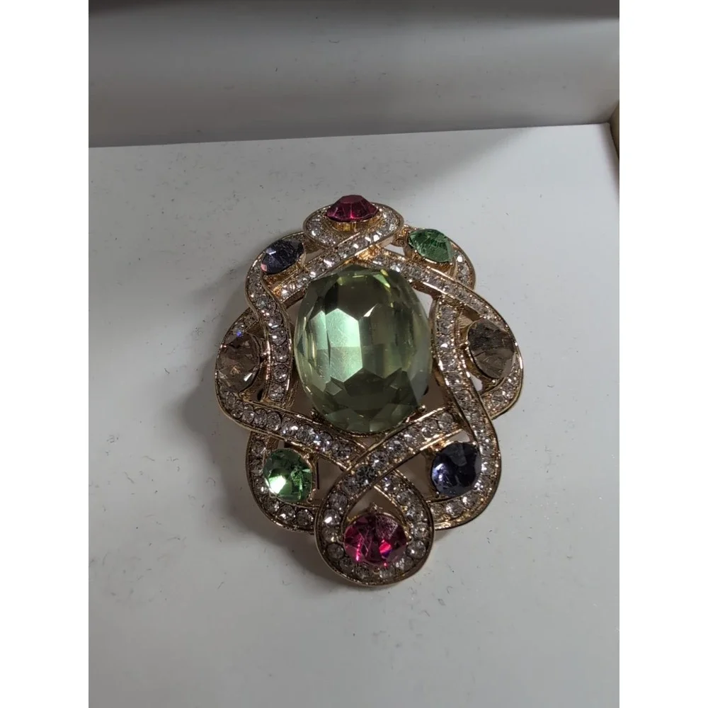 CHARTER‎ CLUB MULTI COLOR RHINESTONE GOLD TONE FLOWER BROOCH
